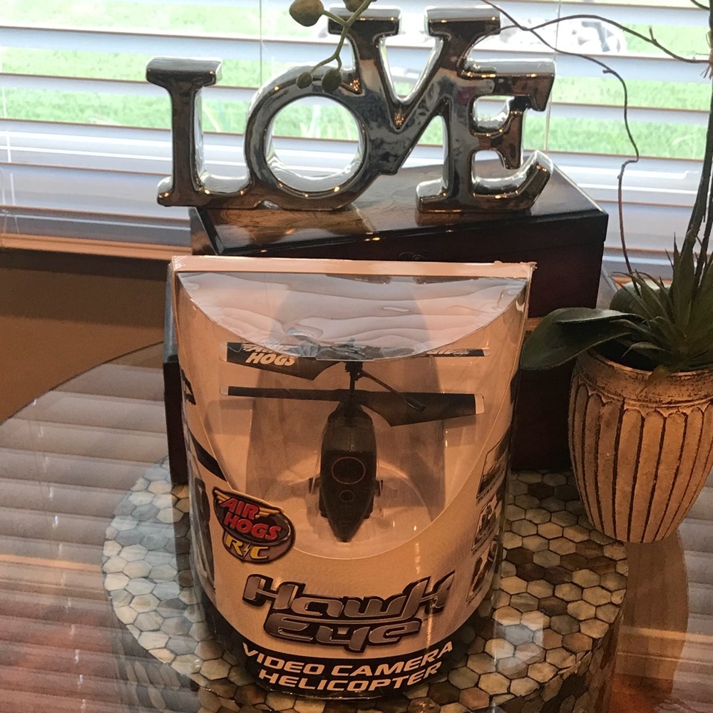 AIR HOGS R/C HAWK EYE VIDEO CAMERA HELICOPTER